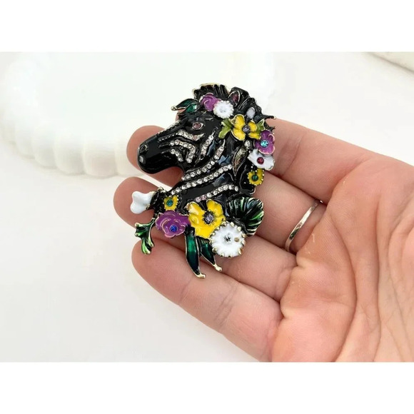 Mint Black Enamel Gold Toned Rhinestone Floral Vintage Horse Vintage Brooch - Picture 7 of 10
